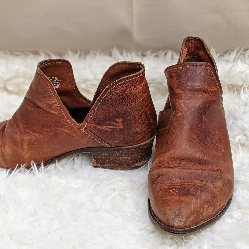 *SOLD* Steve Madden Austin Leather Booties - Picture 4 of 7